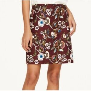 ANN TAYLOR LOFT Burgundy Floral Tapestry Lined Skirt Size 4P